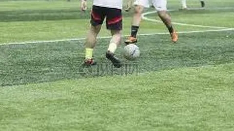 拜仁慕尼黑以3-2逆转RB莱比锡，穆勒莱万立功格纳布里送出乌龙助攻